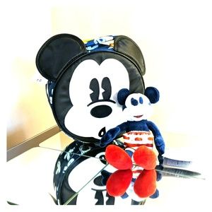Disney NWT Mickey lunch tote American Mickey plush